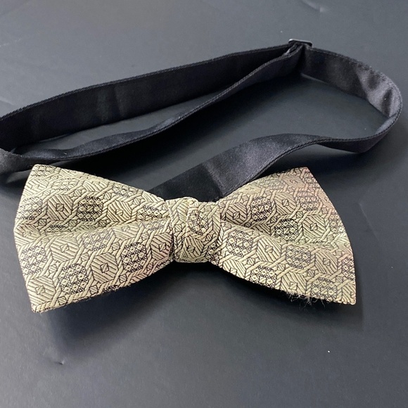 EUC Men's Formal Vest w Bow Tie 2 pc. - Picture 11 of 13